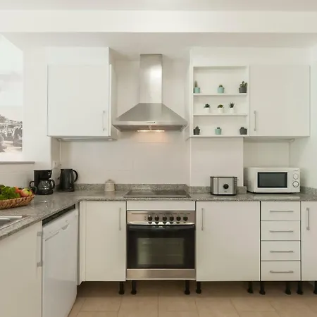 Lets Holidays Mediterranean 3 Minutes To The 3 Apartman *