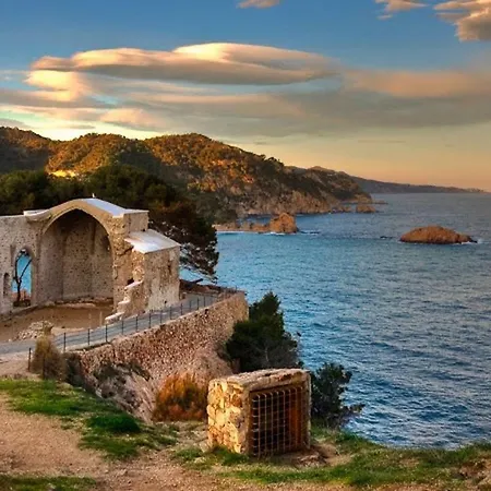 Lets Holidays Mediterranean 3 Minutes To The 3 * Tossa de Mar